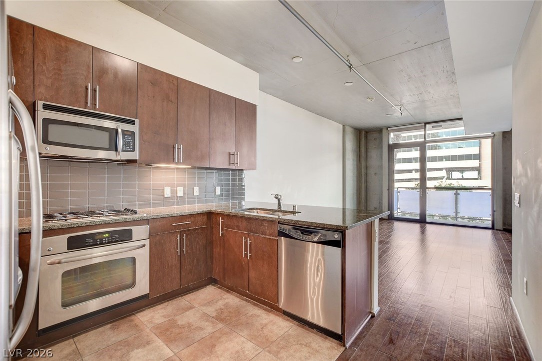 353 East Bonneville Avenue 181/281 Property Photo 16