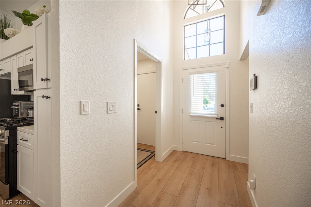 5732 Colwood Lane Property Photo 4