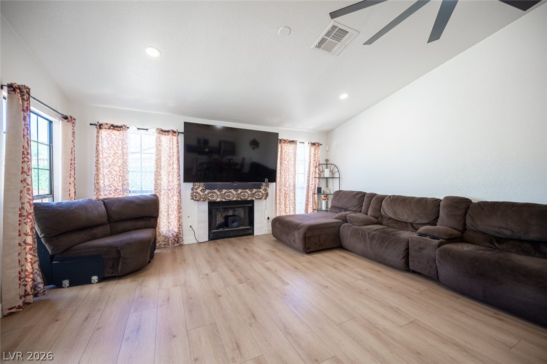 5732 Colwood Lane Property Photo 6