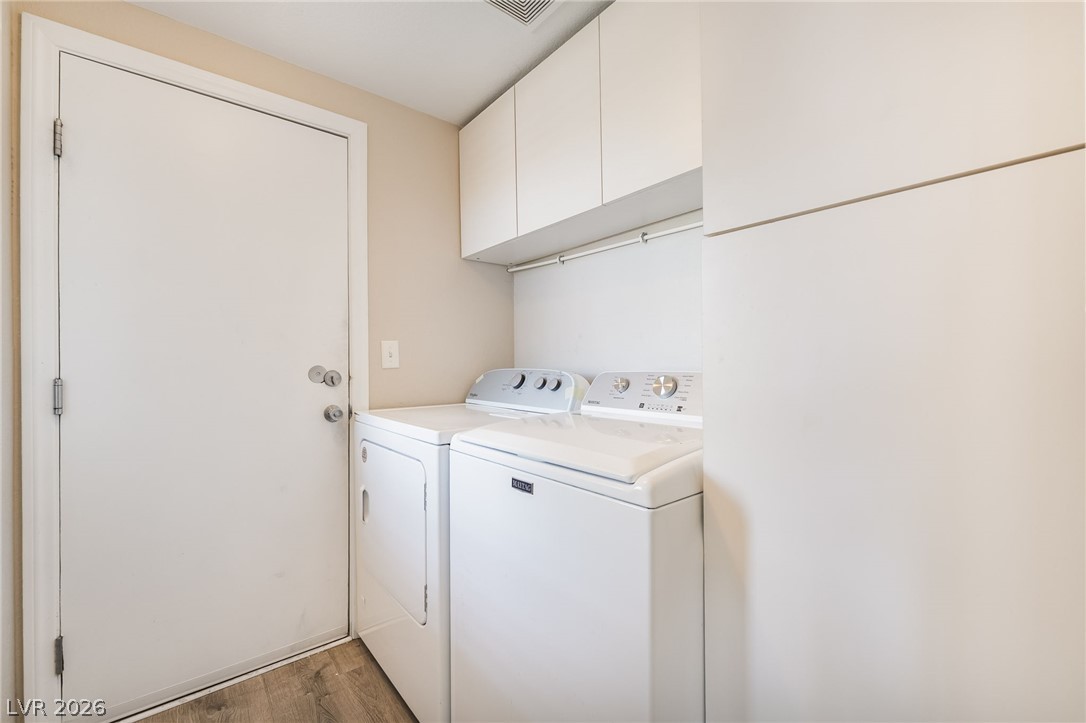 337 Greenleaf Glen Street Property Photo 15