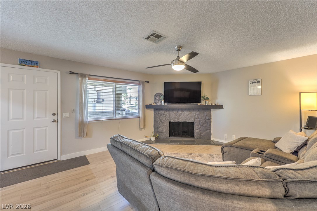 925 Rockview Drive 202 Property Photo 5