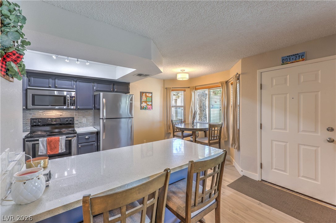 925 Rockview Drive 202 Property Photo 8