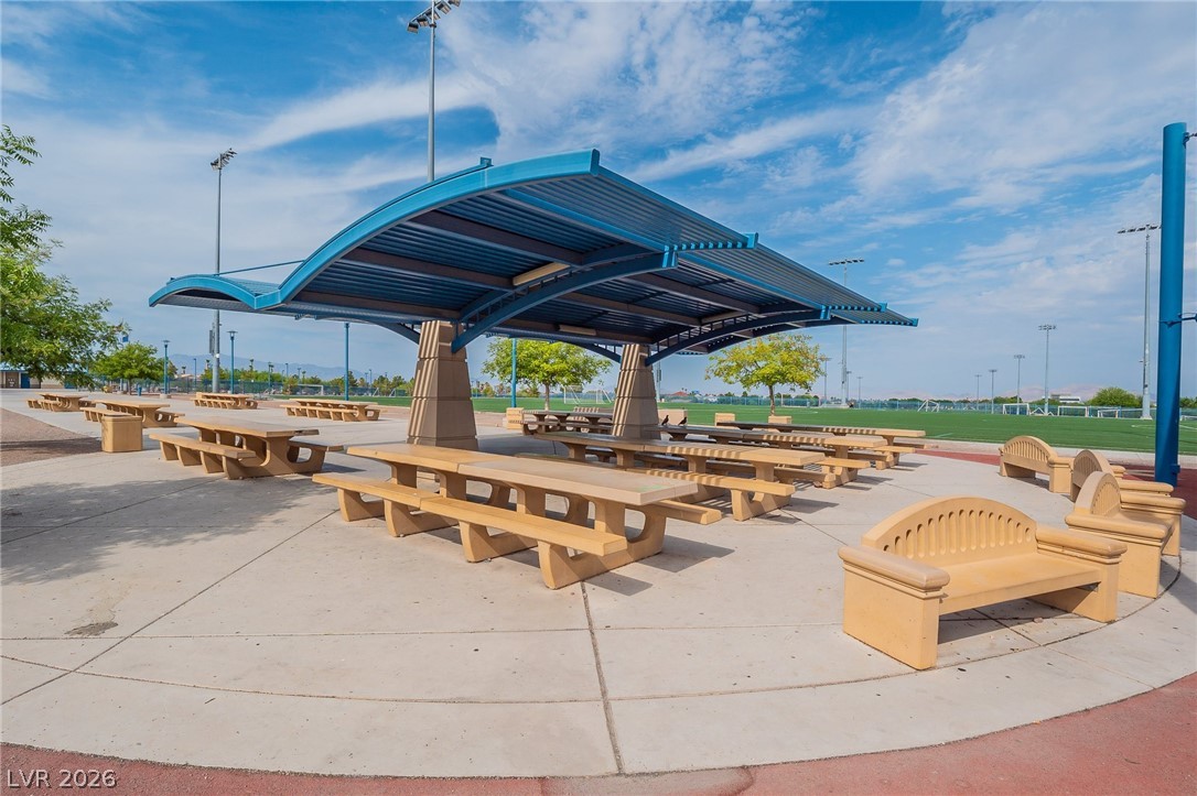 925 Rockview Drive 202 Property Photo 28