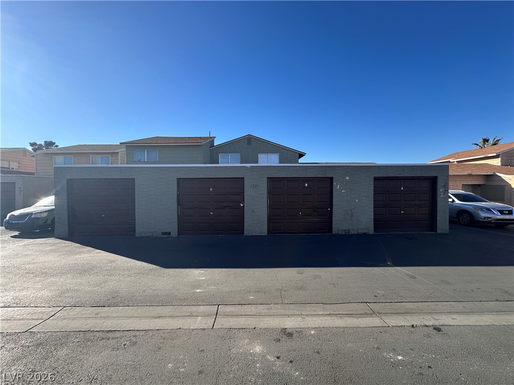 5227 Greene Lane