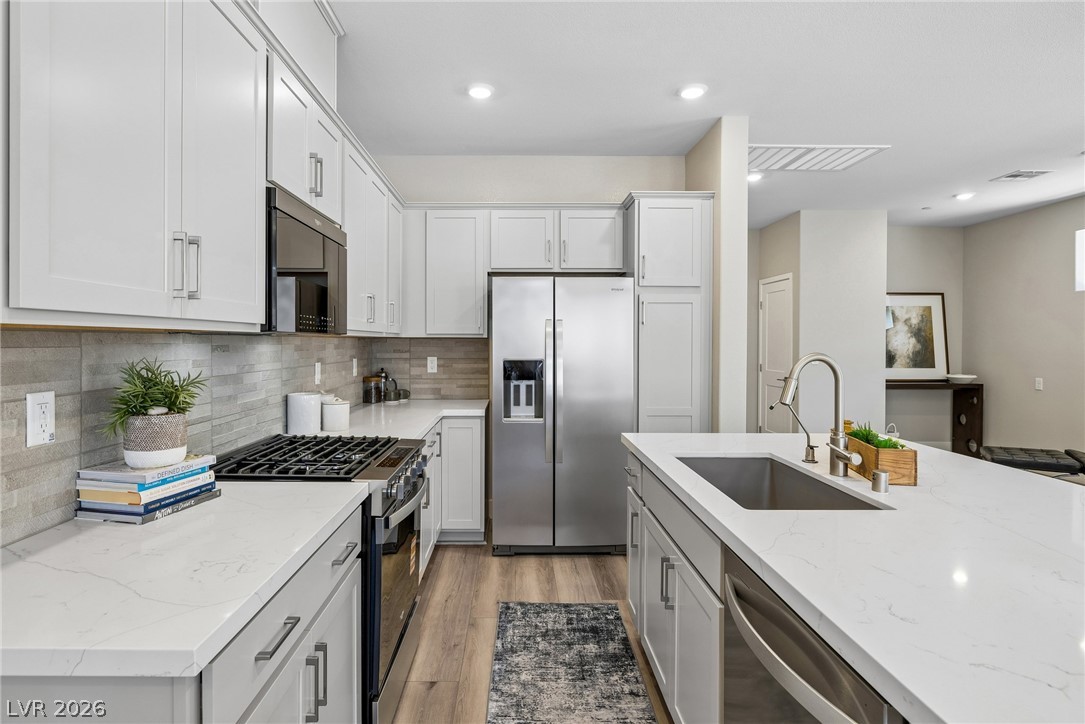 10050 Amber Rose Avenue Property Photo 8