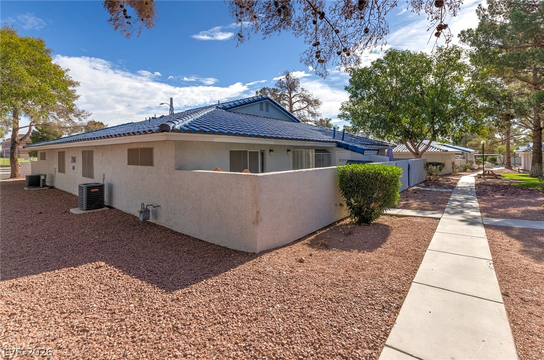 2140 Willowbury Drive C Property Photo 1