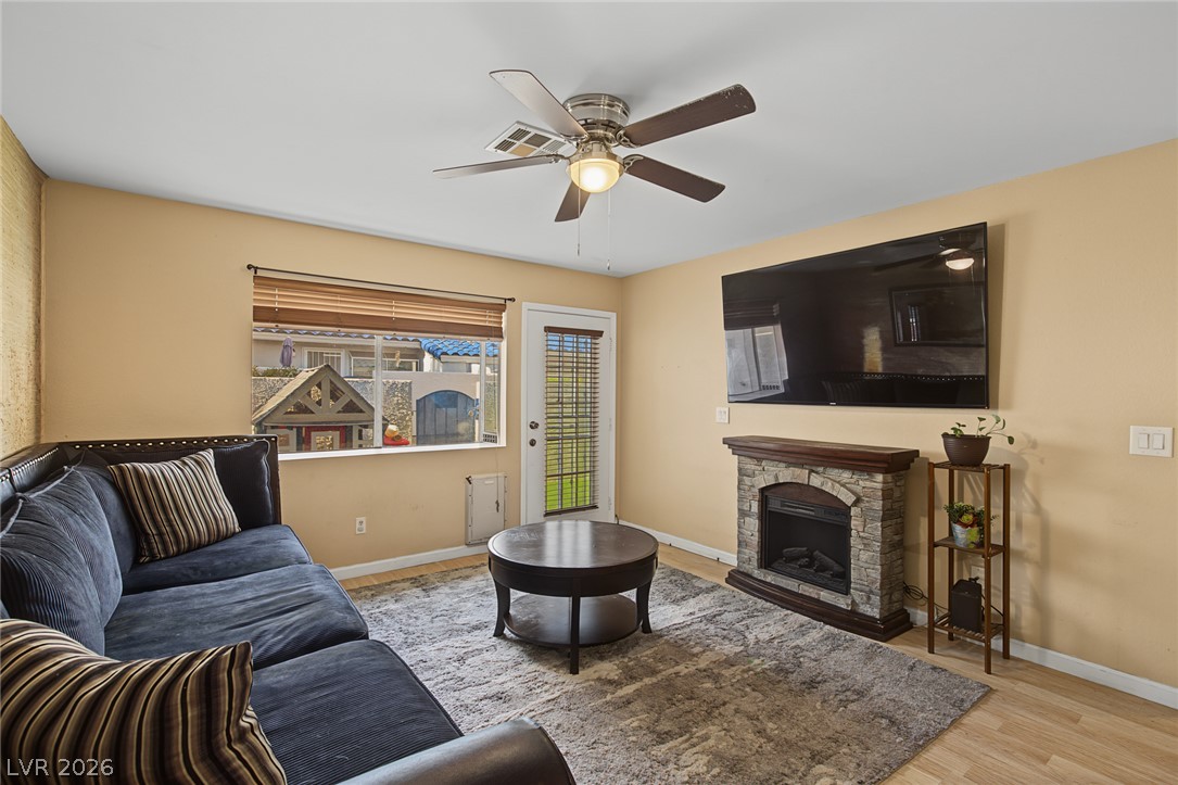 2140 Willowbury Drive C Property Photo 5
