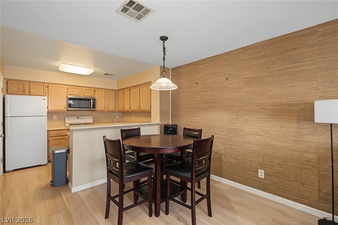 2140 Willowbury Drive C Property Photo 7