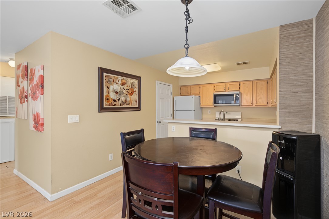 2140 Willowbury Drive C Property Photo 8