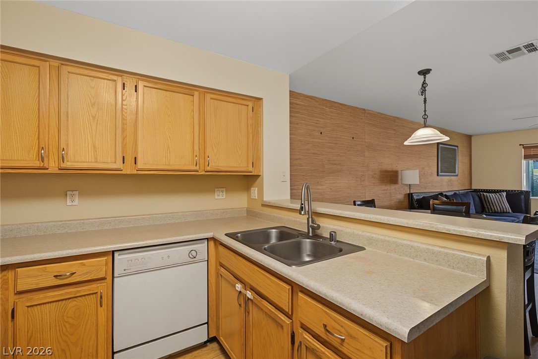 2140 Willowbury Drive C Property Photo 12