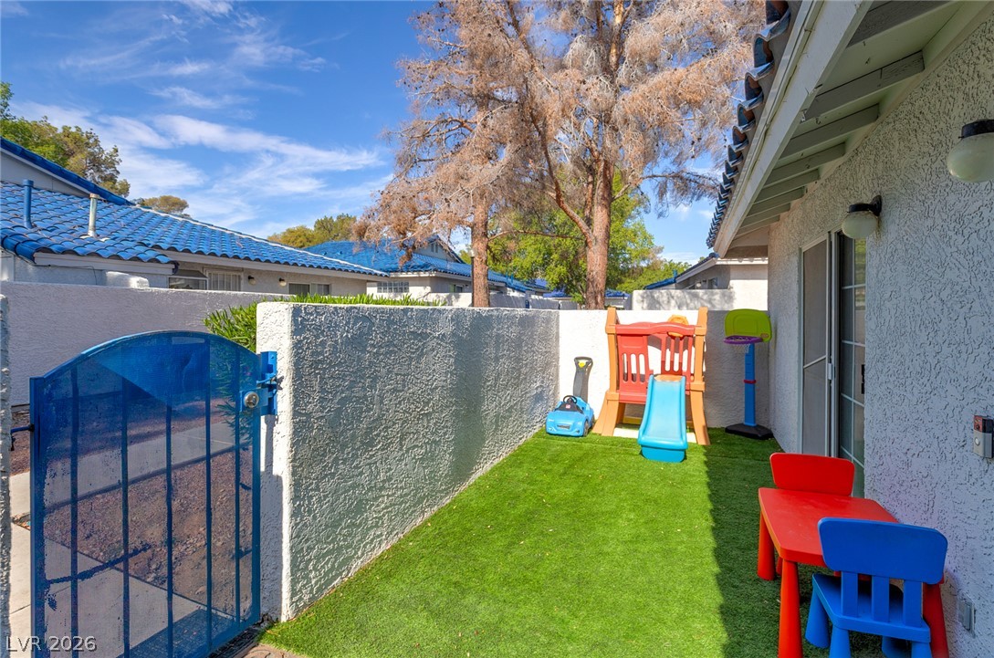 2140 Willowbury Drive C Property Photo 23