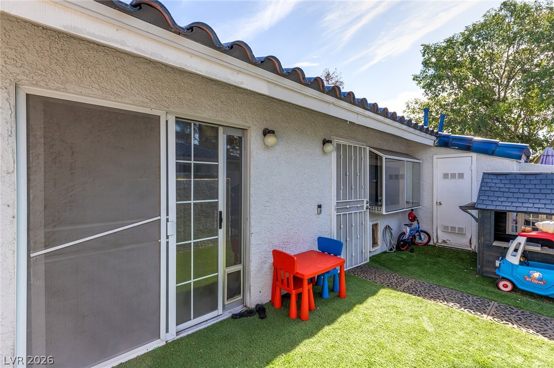 2140 Willowbury Drive C Property Photo 25
