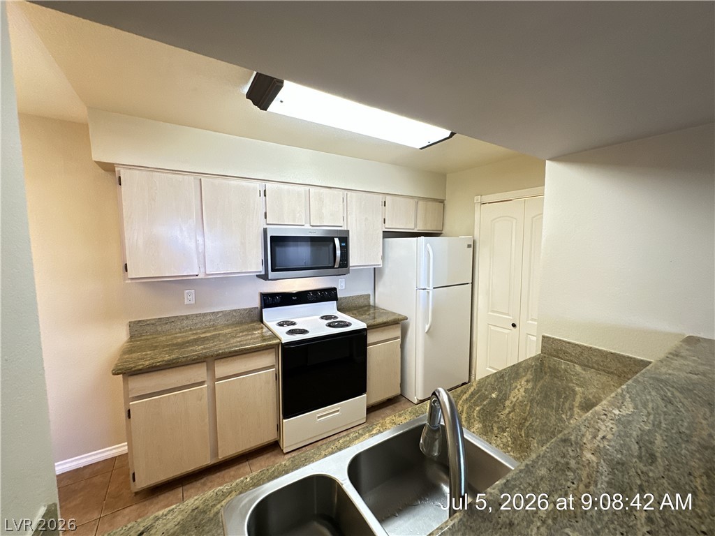 1150 North Buffalo Drive 1090 Property Photo 13