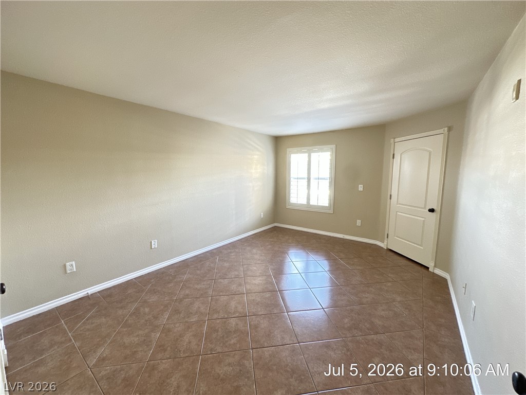 1150 North Buffalo Drive 1090 Property Photo 15