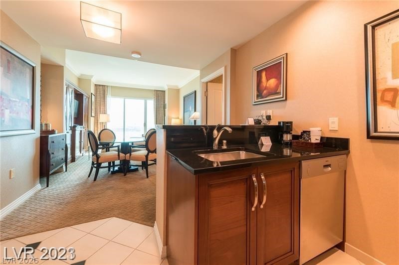 125 East Harmon Avenue 2814/2816 Property Photo 6