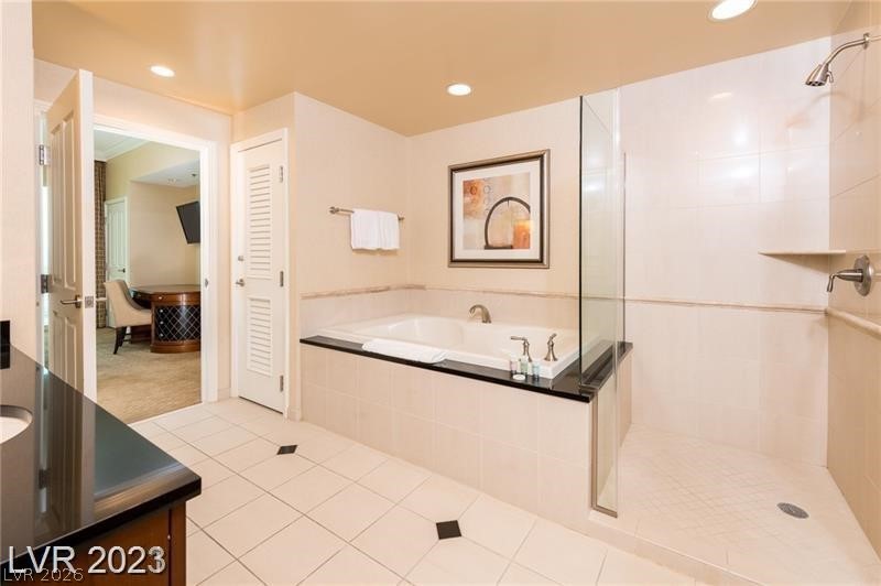 125 East Harmon Avenue 2814/2816 Property Photo 10