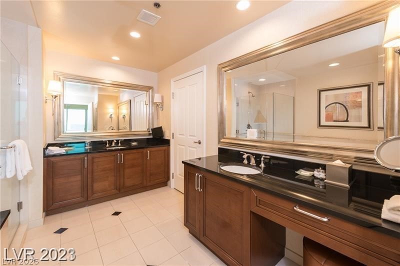 125 East Harmon Avenue 2814/2816 Property Photo 13