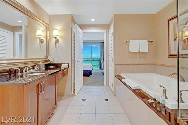 125 East Harmon Avenue 2814/2816 Property Photo 21