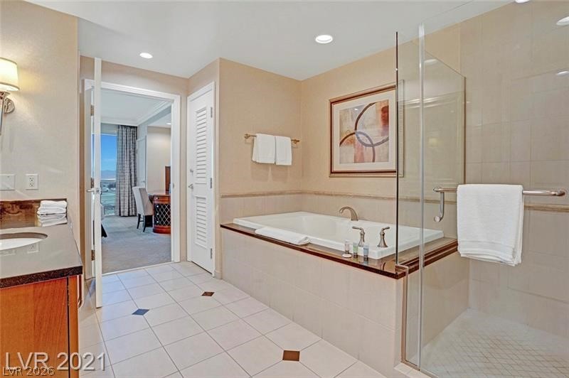 125 East Harmon Avenue 2814/2816 Property Photo 22