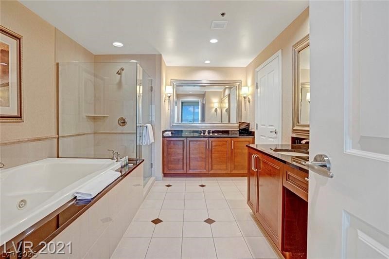 125 East Harmon Avenue 2814/2816 Property Photo 24