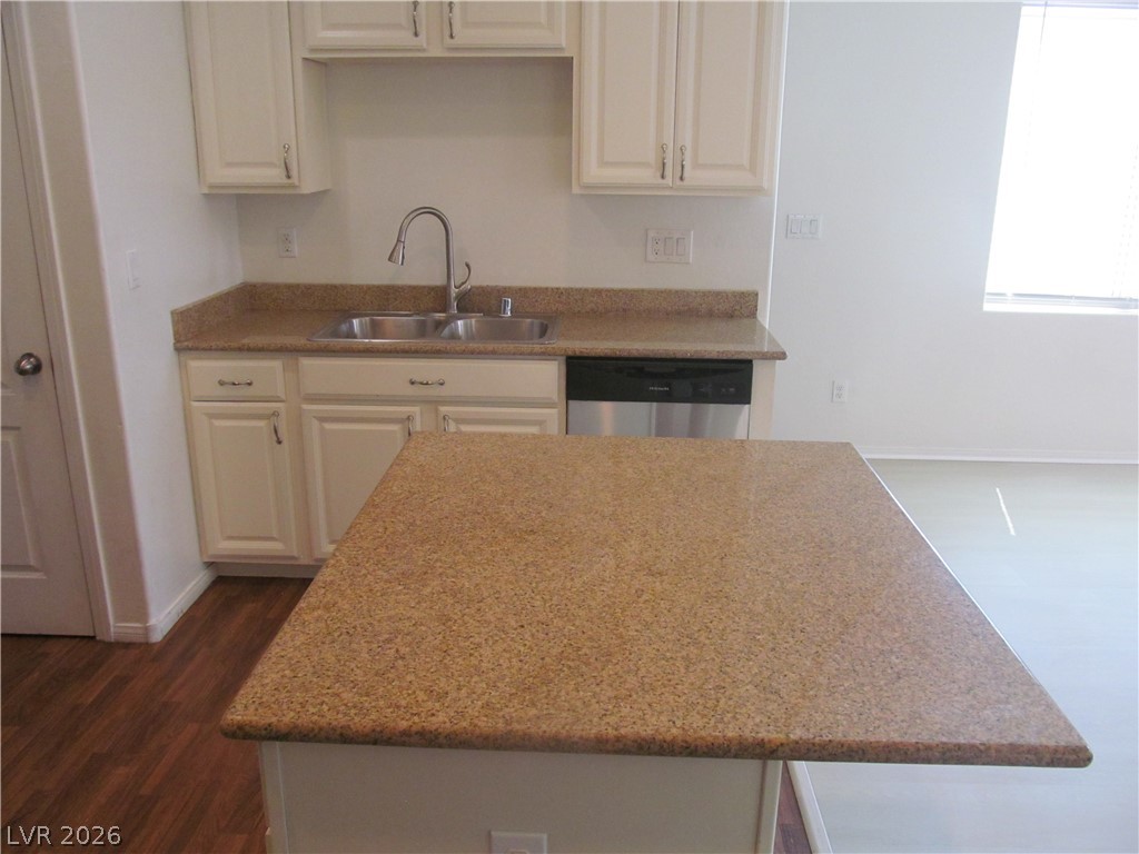 717 Calamus Palm Place Property Photo 8