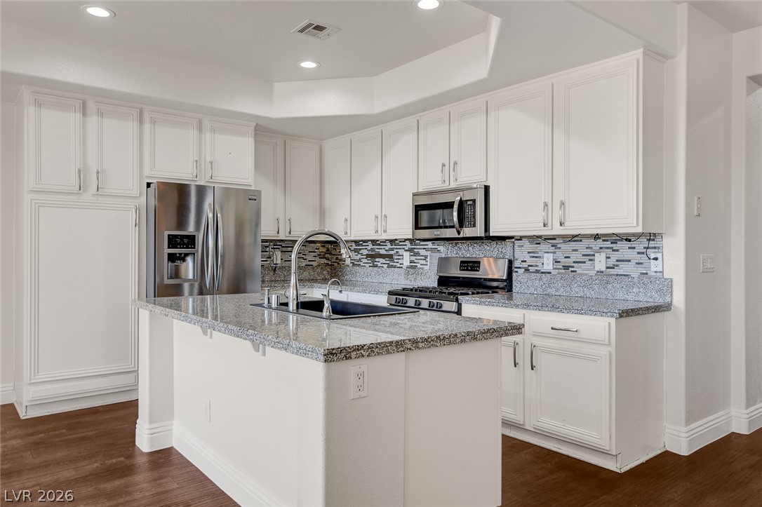408 Silver Prairie Court Property Photo 4