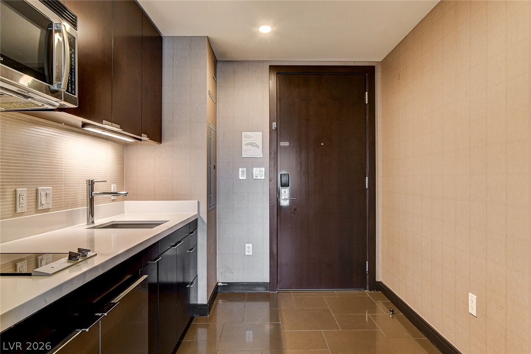 2600 West Harmon Avenue 9015 Property Photo 17