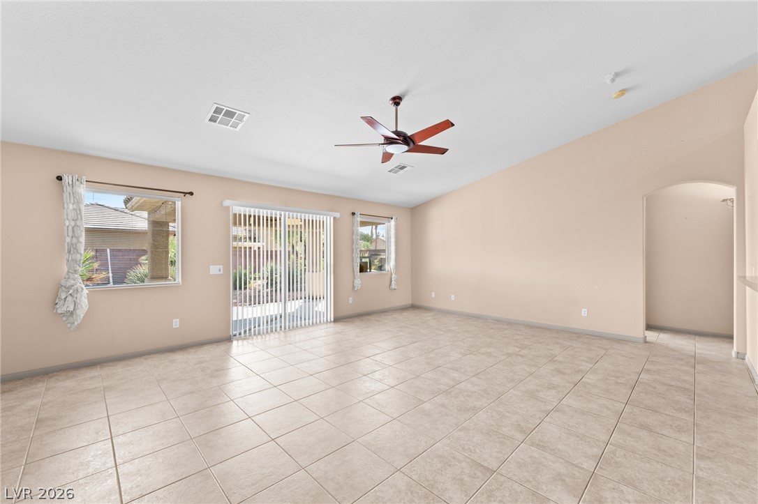 3848 Greenfield Lakes Street Property Photo 4
