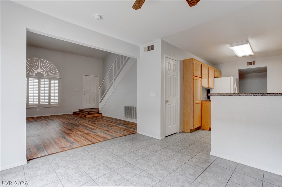 690 Ambling Gait Avenue Property Photo 8