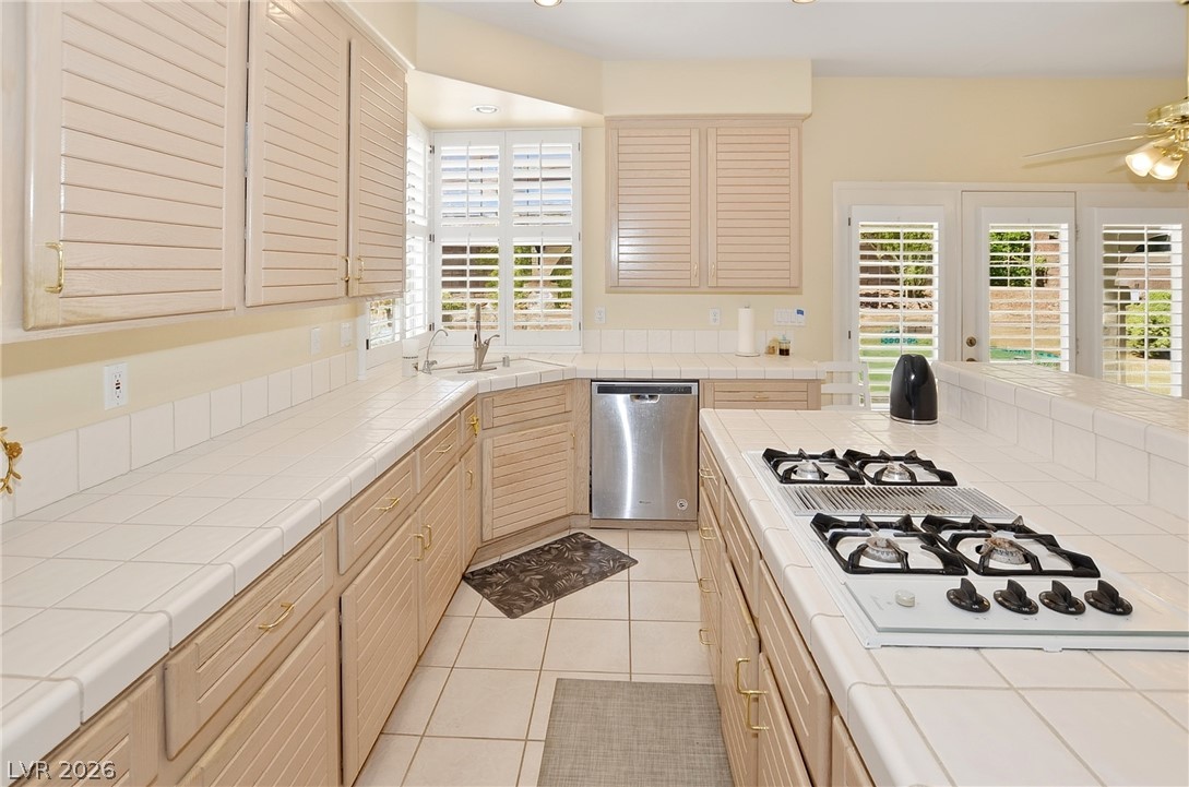 3755 Broadmead Street Property Photo 16