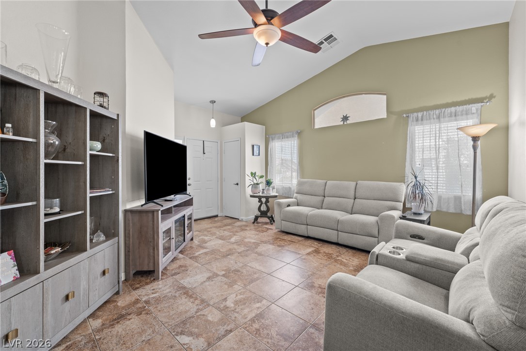 823 Hunters Ridge Way Property Photo 6