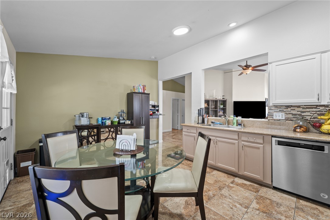 823 Hunters Ridge Way Property Photo 8