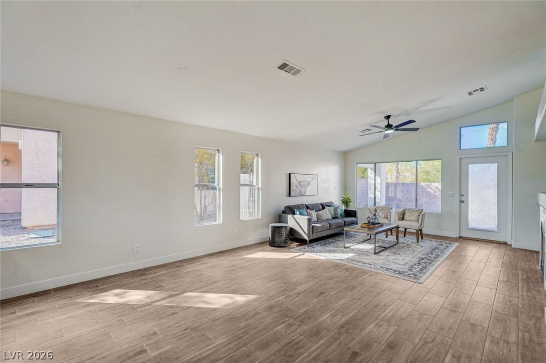 9844 Lenox Crest Place Property Photo 6