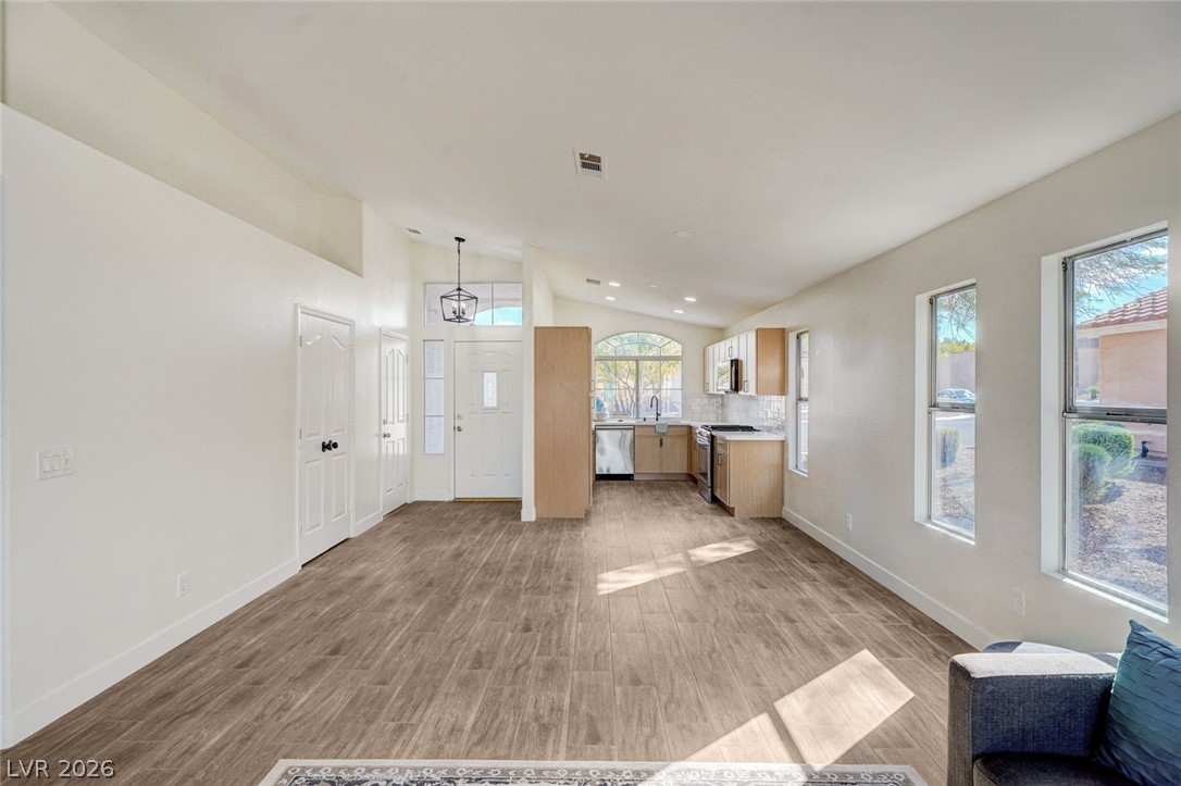 9844 Lenox Crest Place Property Photo 12