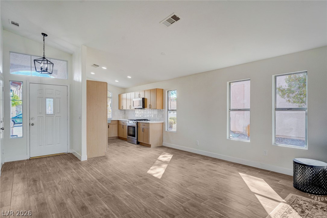 9844 Lenox Crest Place Property Photo 13