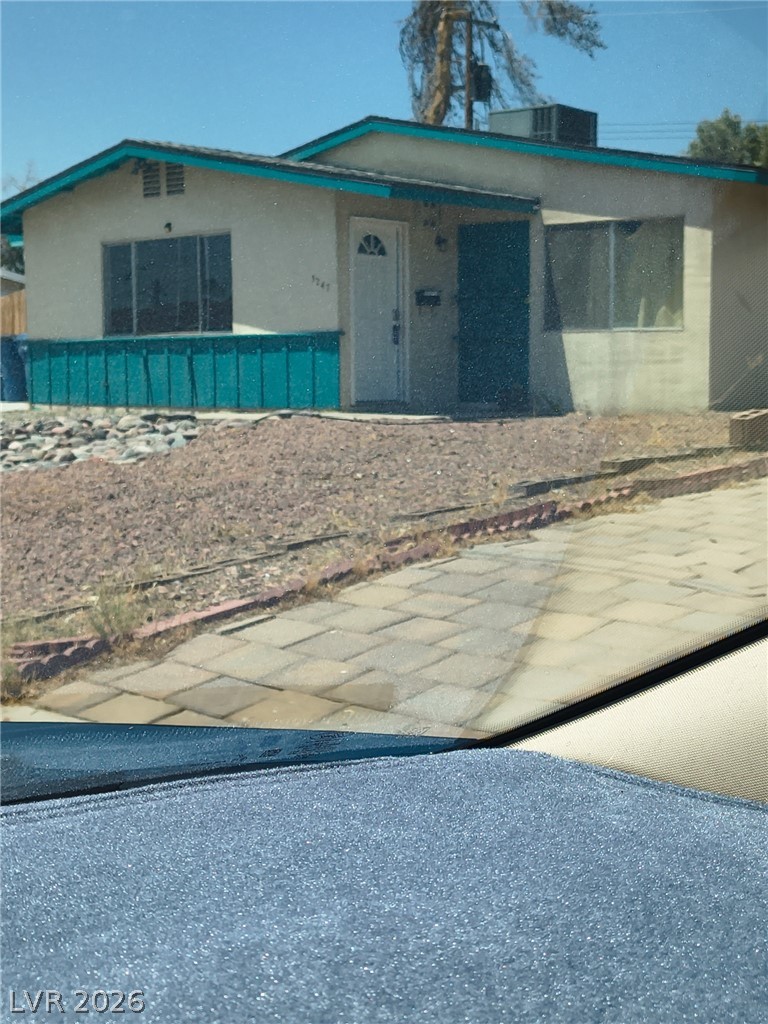 3247 Greenbriar Drive Property Photo 1