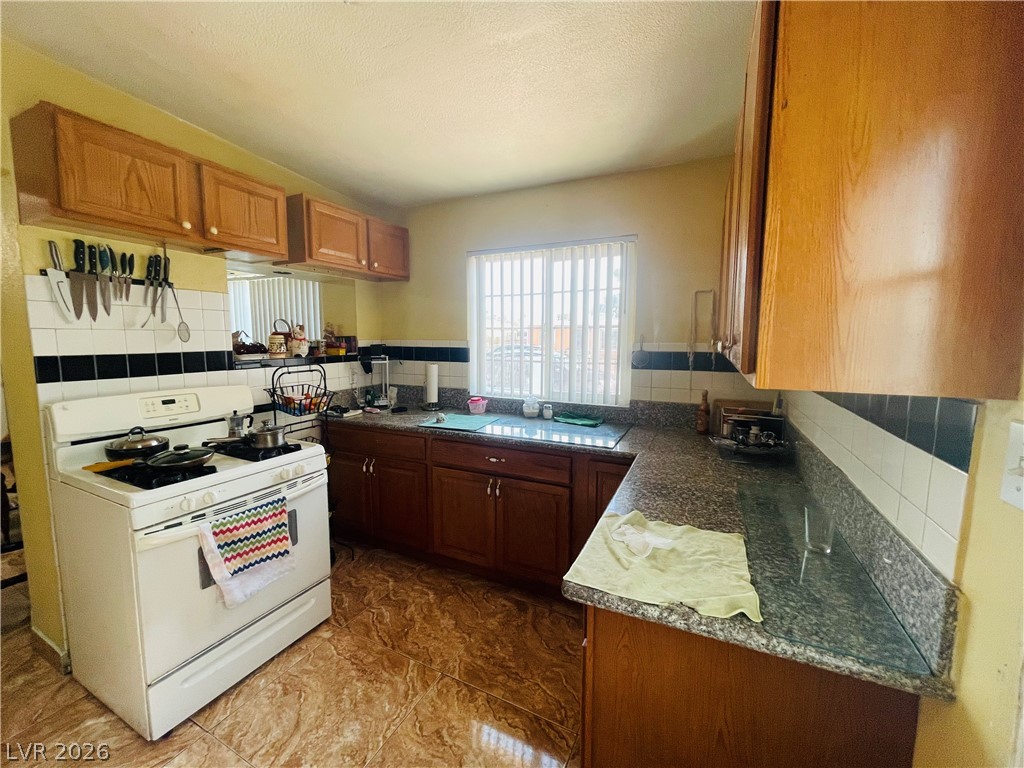 3708 Waikiki Avenue Property Photo 7