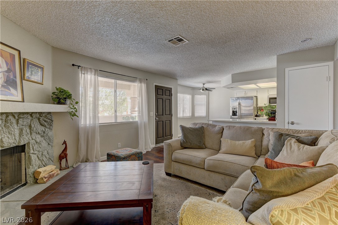 912 Falconhead Lane 201 Property Photo 4