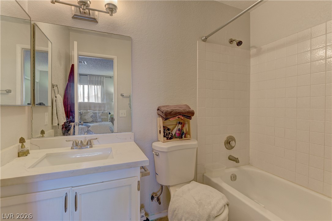 912 Falconhead Lane 201 Property Photo 10