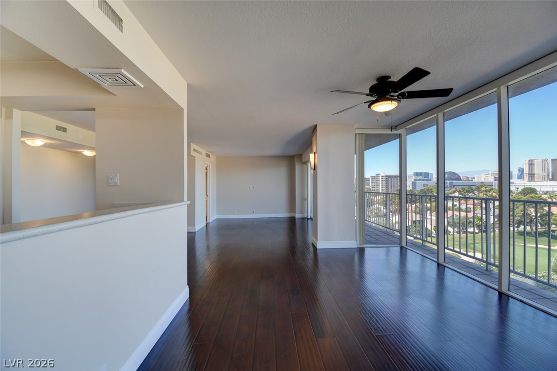 3111 Bel Air Drive Unit 8e Property Photo 4