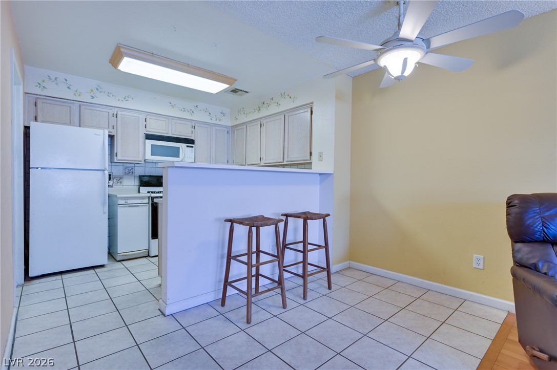 2032 Bavington Drive B Property Photo 6