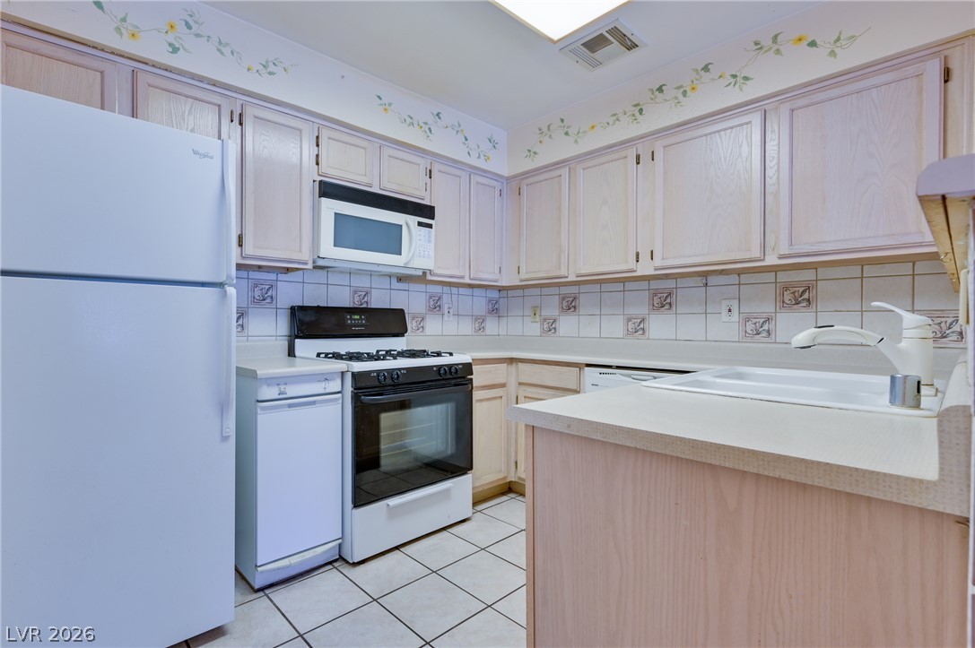 2032 Bavington Drive B Property Photo 7