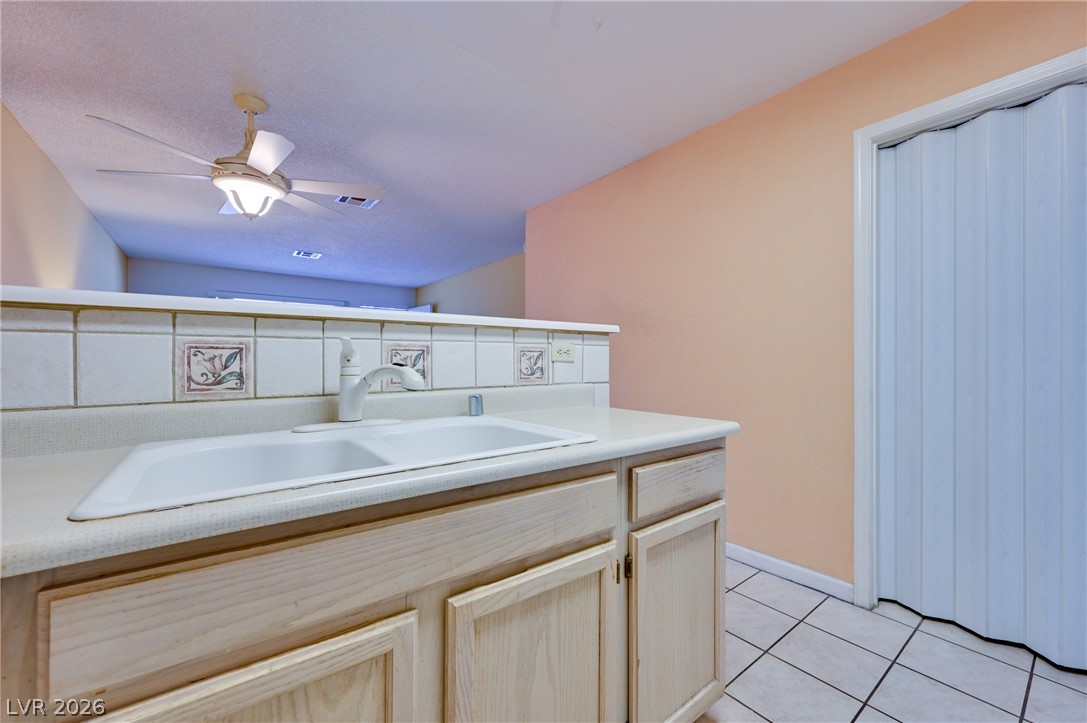 2032 Bavington Drive B Property Photo 10