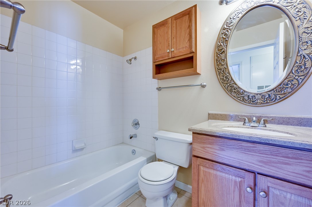 2032 Bavington Drive B Property Photo 17