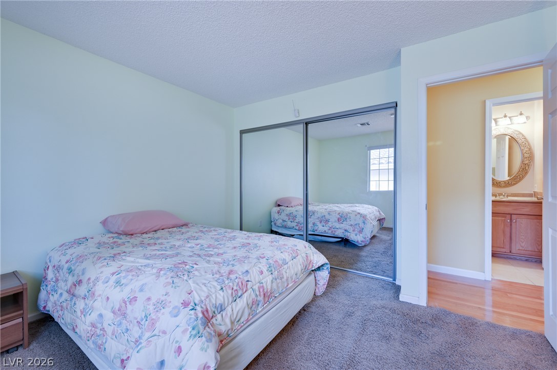 2032 Bavington Drive B Property Photo 19