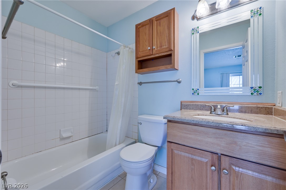 2032 Bavington Drive B Property Photo 21