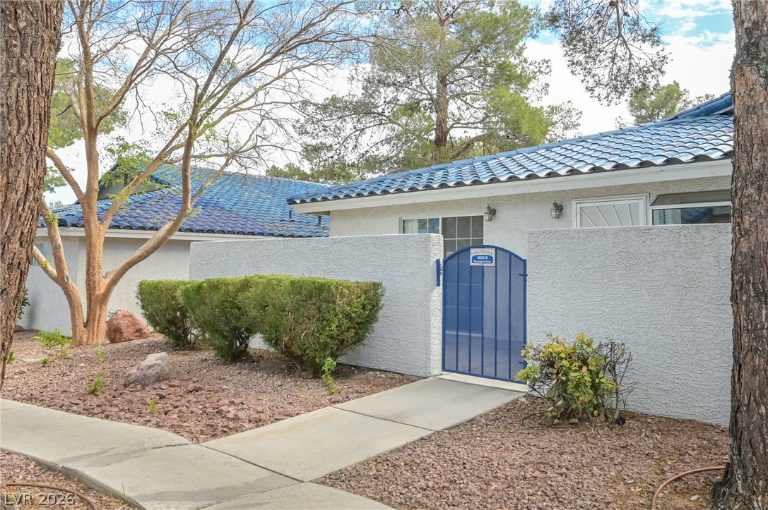 2032 Bavington Drive B Property Photo 28