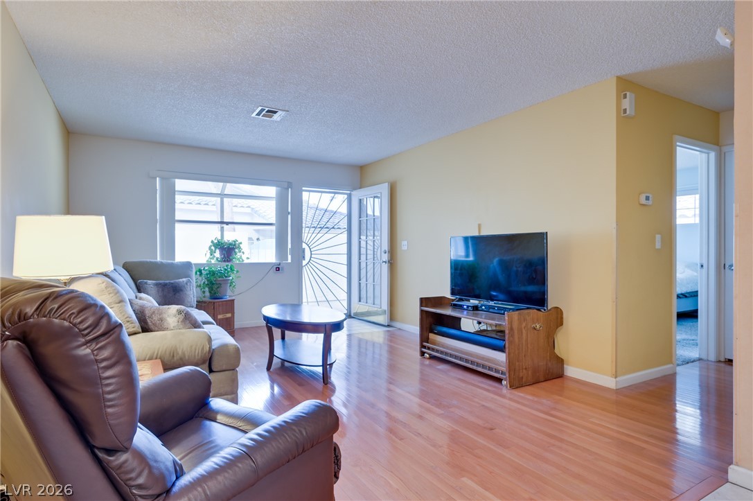 2032 Bavington Drive B Property Photo 40
