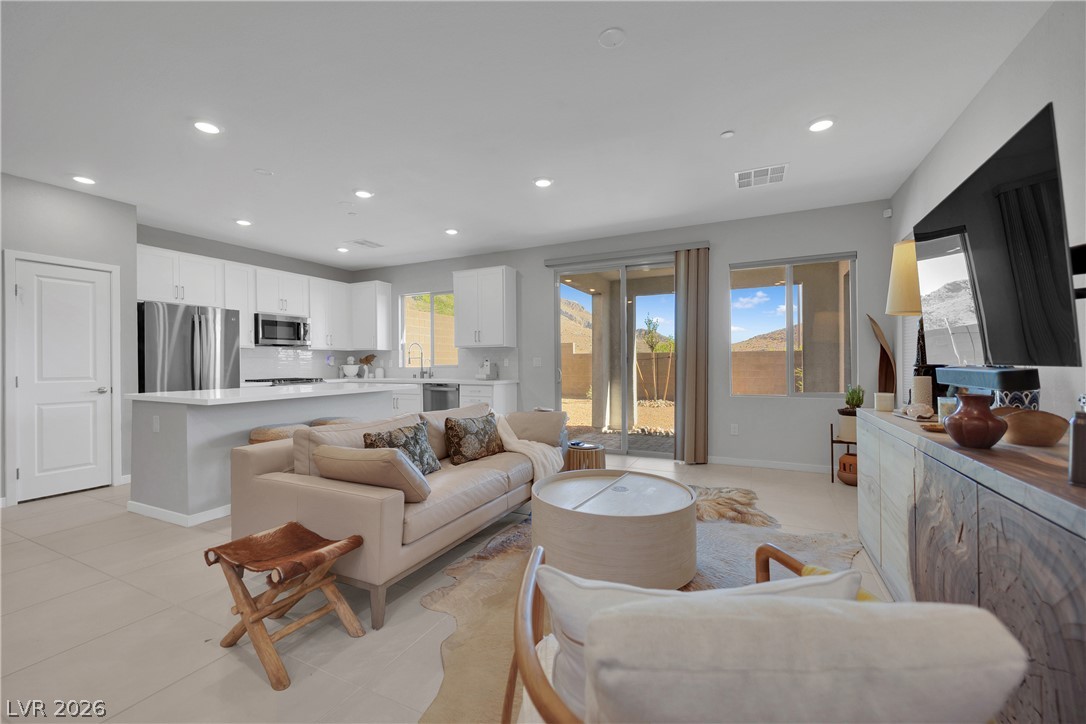 11572 Desert Hollow Avenue Property Photo 4