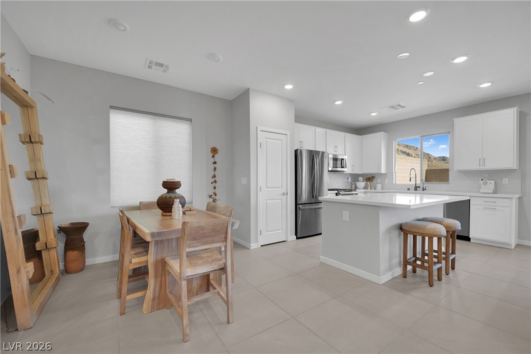 11572 Desert Hollow Avenue Property Photo 8